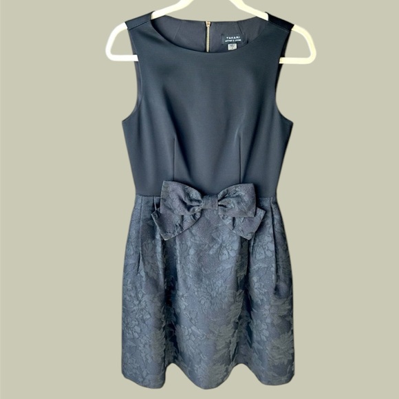 NEW Tahari dress in size 4 - Picture 1 of 8